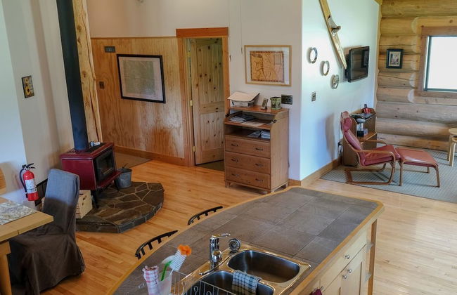 Beautiful Log Chalet Near Fernie, BC - Foto 17