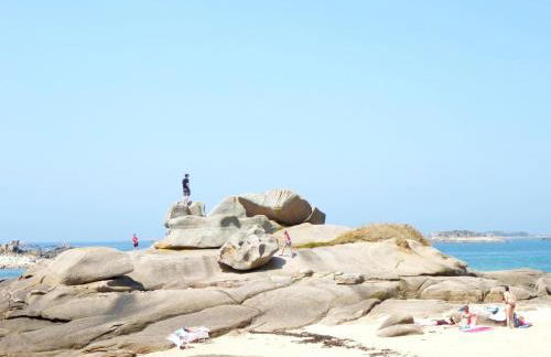 Cottage in Plougasnou Near Stunning Beaches - Photo 52