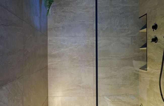 Stylish 4 Bed Home Close to Beach - Foto 41