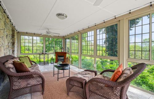 Downingtown Manor - 1900s Farmhouse with Creek Views - Foto 18