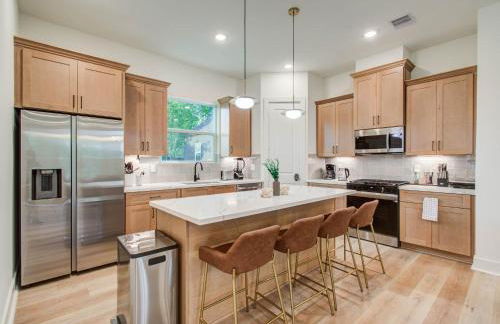 Chic & Central 3BD Townhouse Mins to DT & Midtown - Foto 12