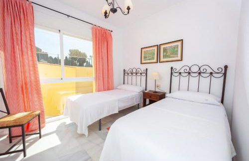 Las Palmeras Beach with Community Pool - Foto 12