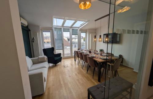 Munich Large Apartment 145 qm and 5 Bedrooms with Roof Terrace in centrally located 1 to 14 Guests - Foto 2