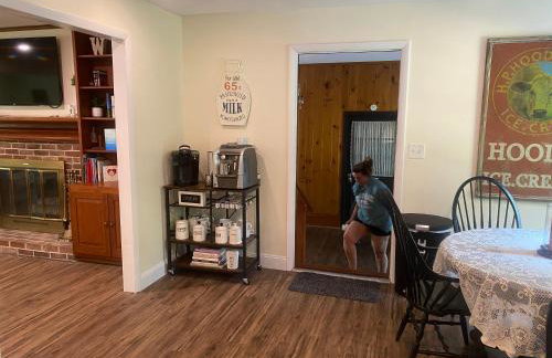 Melvin Village - 5 Bed 3 Bath Arcade Near Lake Pet Friendly fee applies - Foto 3