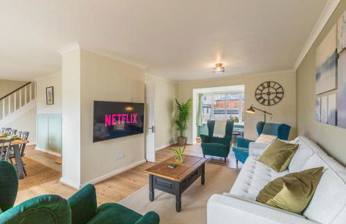 4 Bed City House with Private Garden and Parking - Foto 1