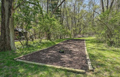 Sawyer Retreat with Fire Pit Less Than 2 Mi to Beaches! - Foto 30