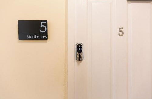 Town Centre Apartment with FREE Parking - Foto 26