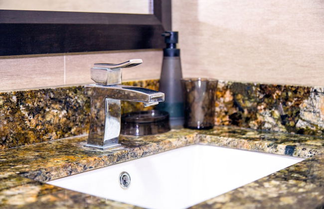 New Kingston Apartment at The Palms - Foto 23