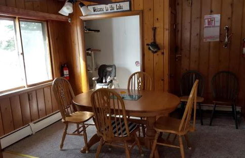 Rustic Cabin with a Picnic Table and Barbecue on Somo Lake, Wisconsin - Foto 3