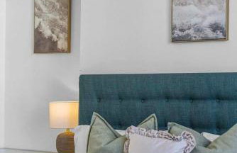 Beautiful 3-Bedroom House with Garden and Rooftop Retreat - Foto 51