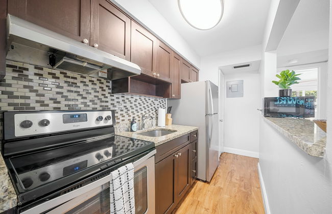 The Victor Apartments By Lowkl - Photo 21