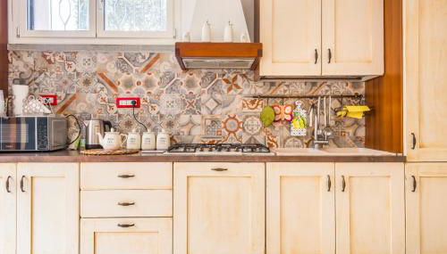 Piano Terra Moderno con Ampi Spazi e Luminosità - Foto 2, stove