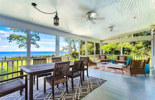 Blackstone on the Bluff with Lake Views Historic Home Family Friendly - Photo 2