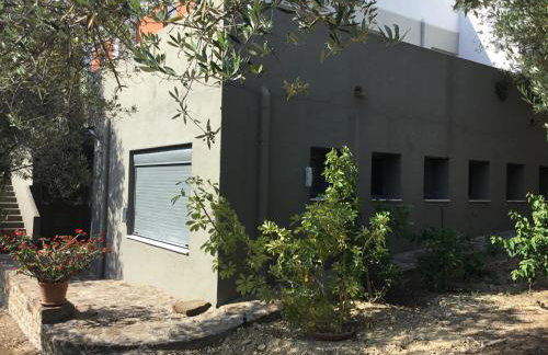 LIOFYTO - Stylish Villa with views to Foinikounda bay downstairs studio - Foto 12