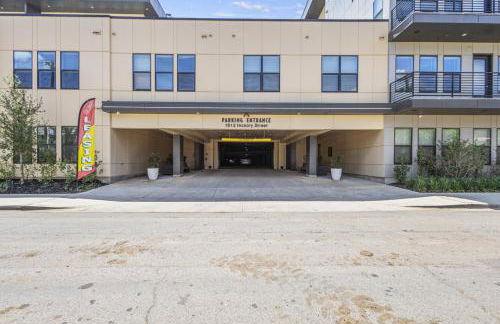 Trendy 1BR w 10ft Ceilings FREE Parking Pet Friendly - Foto 47