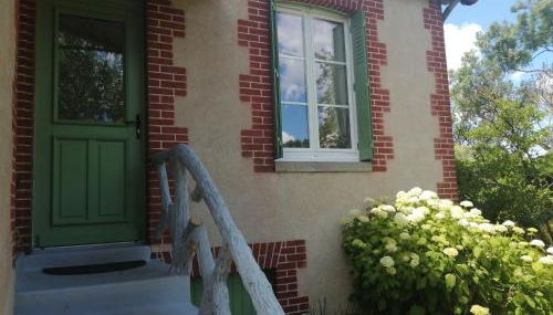 Maison " Bouton d'or" au bord de l'eau, à 10 mn de Tours , meublé classé une étoile - Photo 3