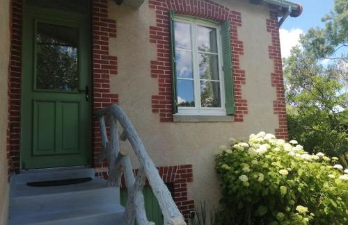 Maison " Bouton d'or" au bord de l'eau, à 10 mn de Tours , meublé classé une étoile - Foto 3