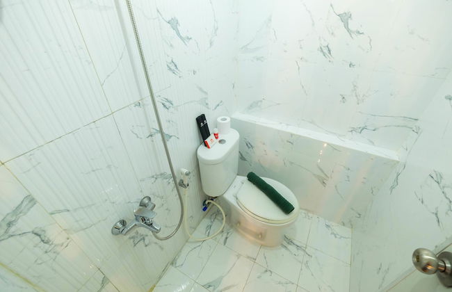 Spacious Studio Room at Green Pramuka Apartment - Foto 29