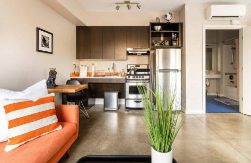 Stay Portland - Bright Studio Apartment - Food Carts & Local Shops - Photo 4