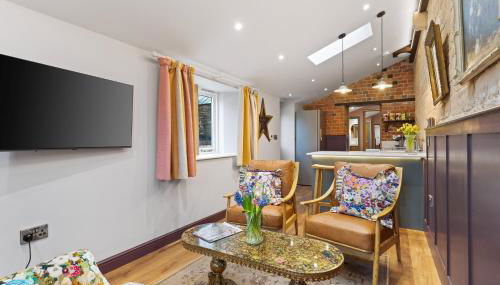 Copper Beech Cottage - Photo 2