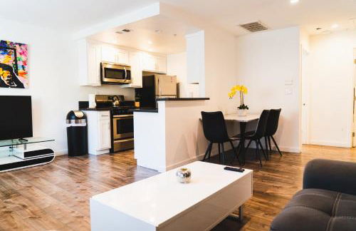 Chic Large 1 Bedroom Apartment in Koreatown with Dining Area Free Gated Parking - Foto 3