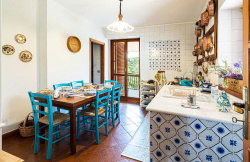 Elegante villa panoramica con giardino e idromassaggio a 10 minuti dal mare - Foto 53