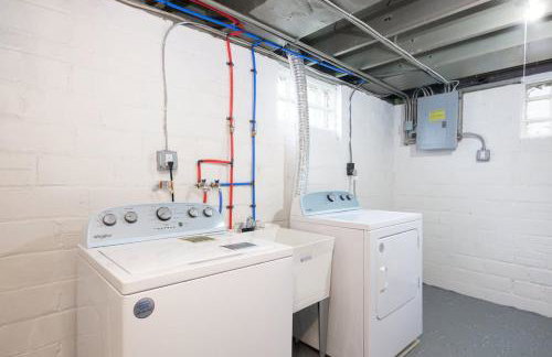 Family Friendly 4 BR Home Close To Downtown CLE! - Foto 51