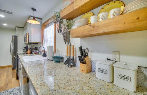 On-Site Lake Access Group Getaway in Afton - Foto 30