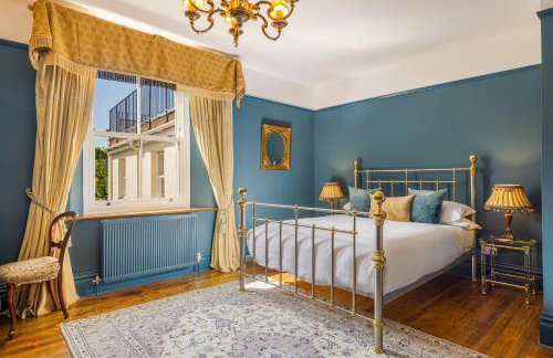 Blue Bliss - Sumptuous, Period Apartment - Photo 17