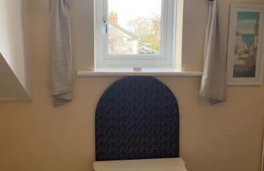 Large 2 bedroom town centre flat with free parking - Foto 7