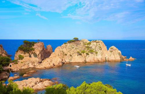 Sunny Costa Brava Getaway with Big Private Terrace - Foto 30