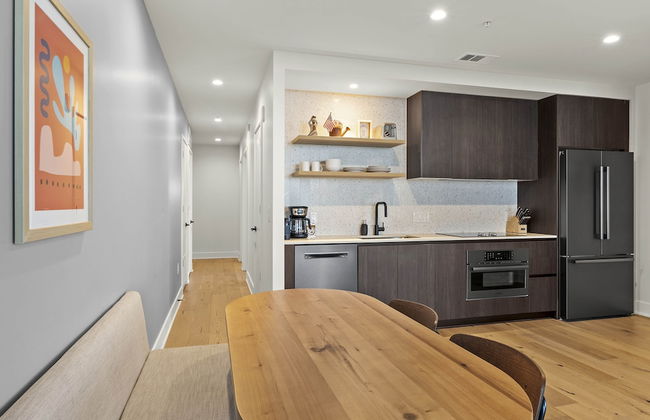 Luxury Downtown High Rise - Foto 7