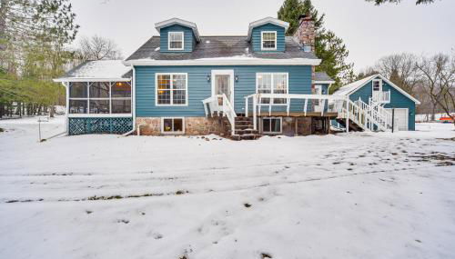 Charming Butternut Lake Getaway with Deck and Dock! - Foto 3