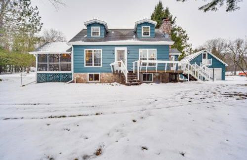 Charming Butternut Lake Getaway with Deck and Dock! - Foto 3