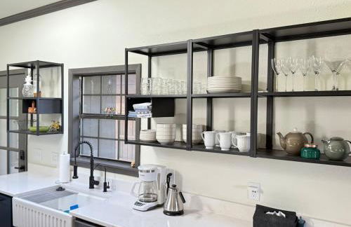 Modern Mountainside Cabin - Photo 6