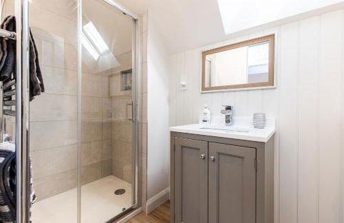 Luxury barn Retreat - sleeps 2-4, quiet location with parking - Foto 11