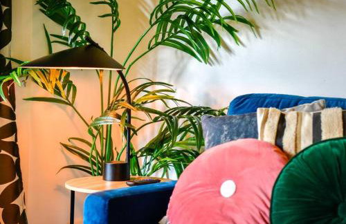 Stylish 3 Bed Home with Parking! - Photo 13