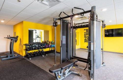 Walker's Point Apt with Gym and Balcony - Foto 13