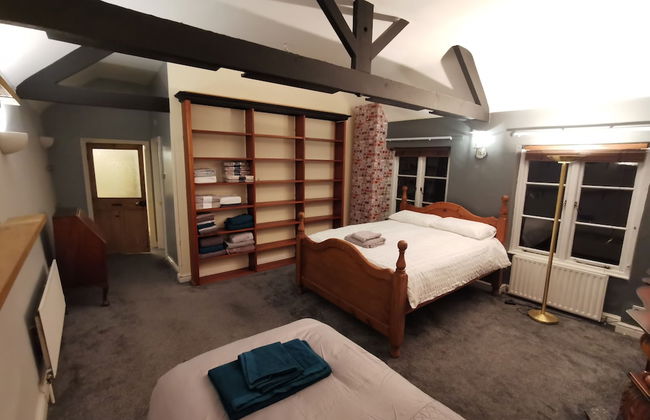 House - Sleeps up to 14 & Parking Available - Foto 4