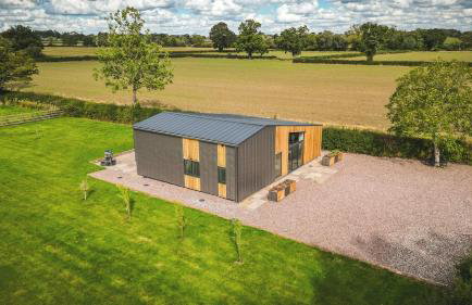 PRIVATE LUXURY BARN IN ITS OWN 0.75ACRES - Photo 12