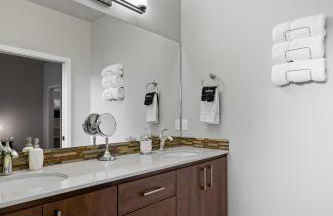 THE PENDLETON - Walkable - Arcade Loft - Modern- Light & Bright - Photo 39