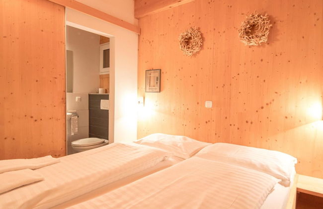 Appealing Chalet With Infrared Sauna - Photo 2