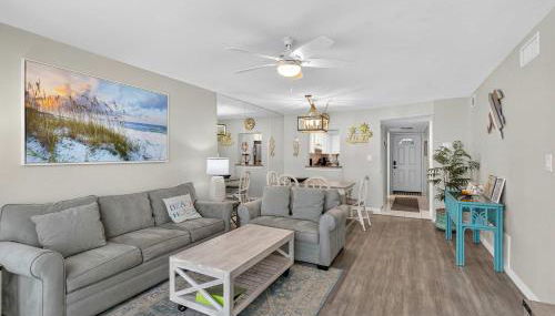 Siesta Key 2-Bedroom Condo with Pool - Photo 3