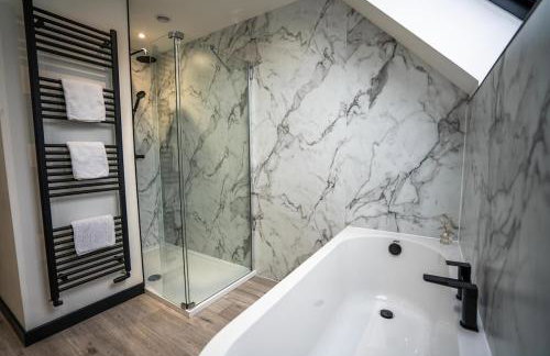 FAMILY FRIENDLY, HOT TUB, Fire Pit, Spacious & Modern - Foto 24