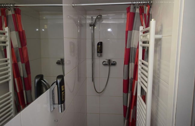 AB Apartment 27 - Photo 12