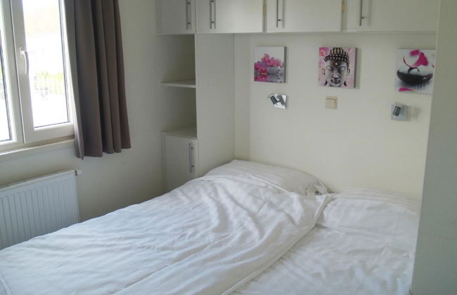 3 bedroom House in IJhorst with swimming pool and terrace - Photo 5