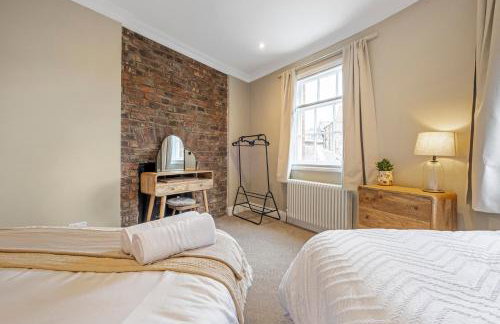 Stylish City Apartment Sleeps 6 - Foto 18