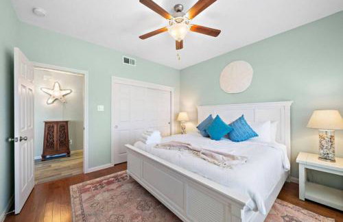 Stunning bayfront home with spacious deck and incredible Galveston Bay views - Foto 36