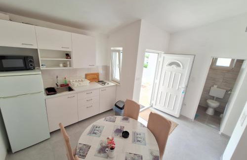 Sunny Bi-Pi Apartment - Photo 34