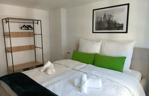 D-Quadrat FeWo "Doni" für Familien, Geschäftsreisende und Urlauber, mit 3 Zimmern, Tageslichtbad, Südbalkon und Kingsize-Betten, für bis max 6 Erwachsene und 2 Kleinkinder - Foto 4